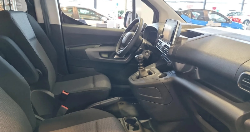 Toyota Proace City Verso cena 117100 przebieg: 5, rok produkcji 2023 z Warszawa małe 92